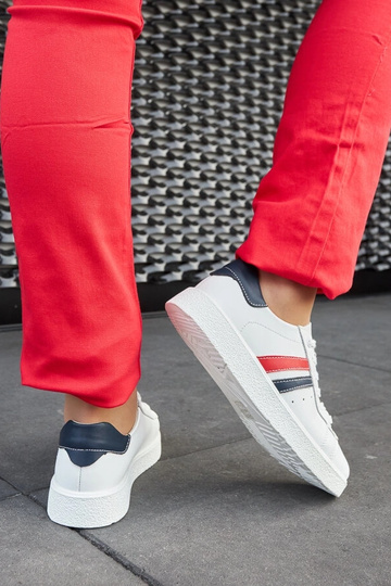 Białe skórzane wiązane sneakersy Camilla