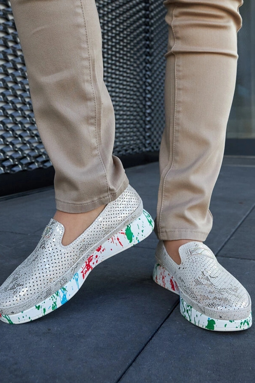 Beżowe półbuty na kolorowym koturnie... Beżowe półbuty na kolorowym koturnie...