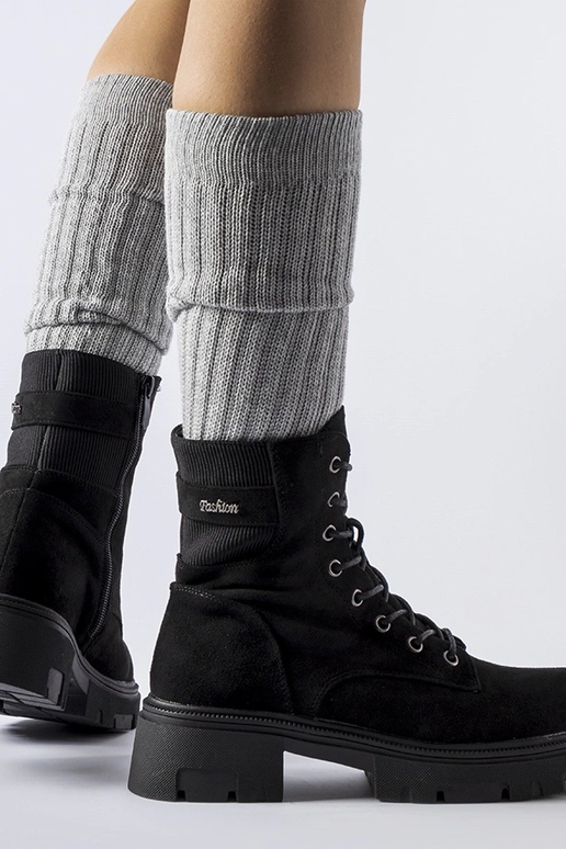 Black boots workery Black boots workery