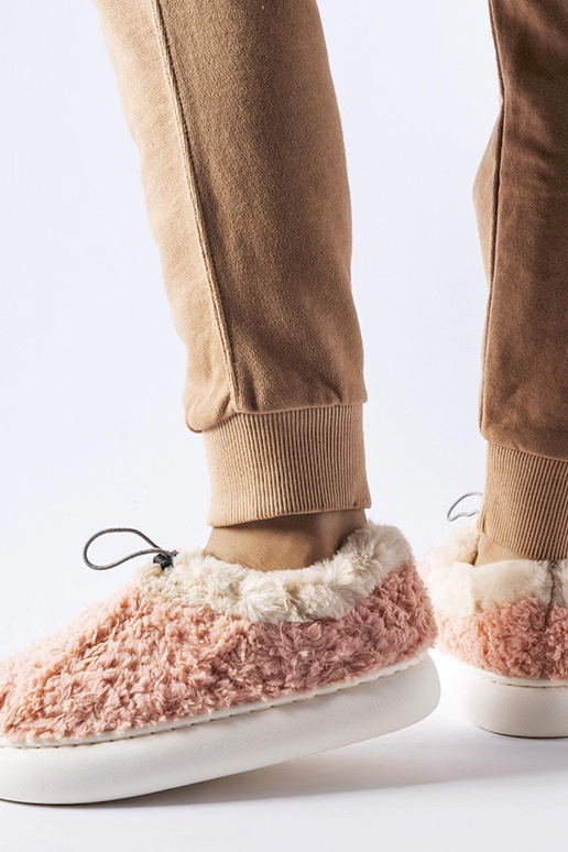 Black slippers with fur insulated Valle