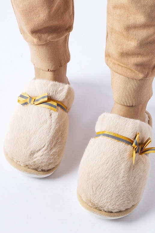 Black slippers with fur insulated Valle