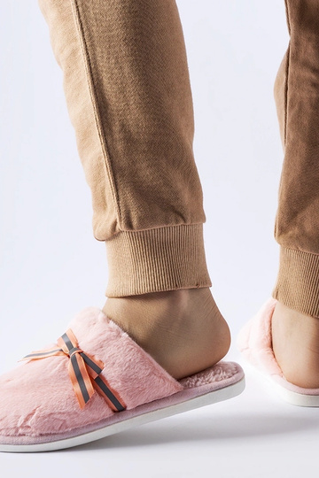 Black slippers with fur... 2