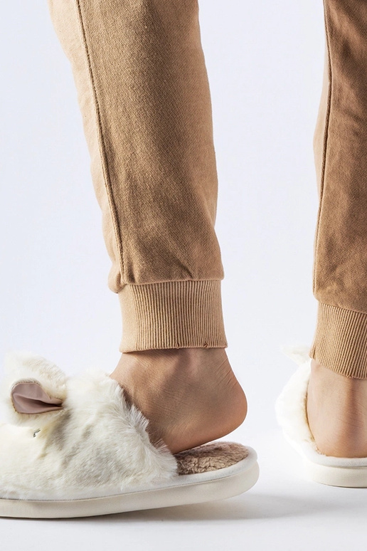 Black slippers with fur insulated Valle