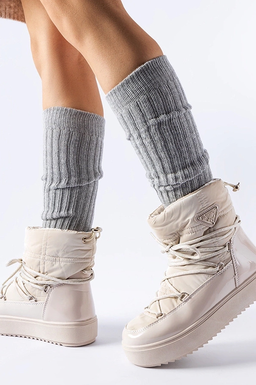 Beżowe lakierowane śniegowce z gumką...