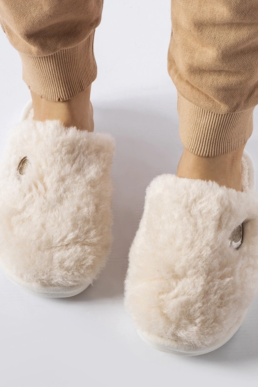 Black slippers with fur insulated Valle