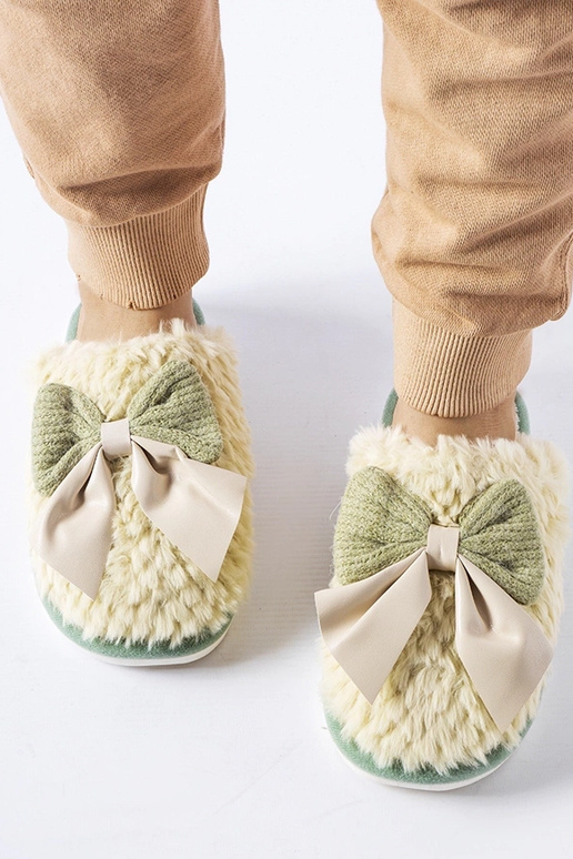 Black slippers with fur insulated Valle