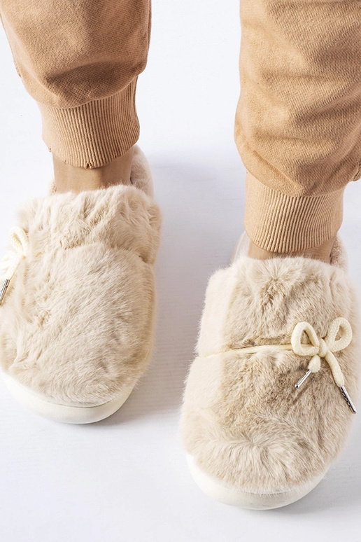 Black slippers with fur insulated Valle
