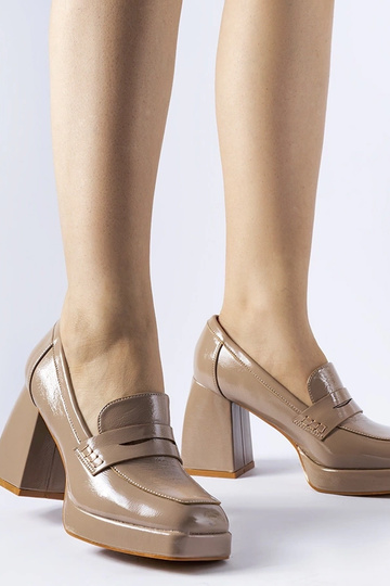 Beige high heel pumps Unos