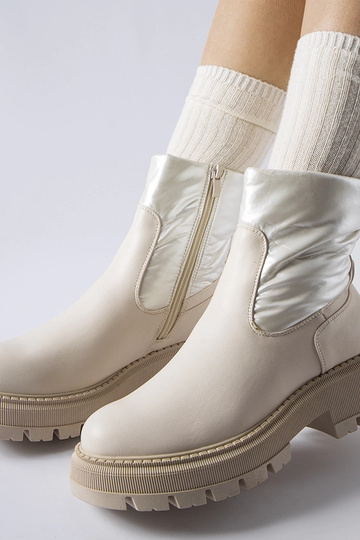 Beige boots Huff 2