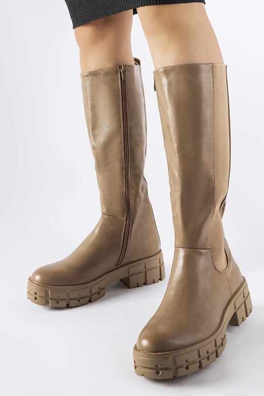 Black patent leather insulated boots... Black patent leather insulated boots...