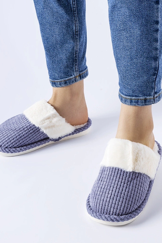 Black slippers with fur insulated Valle