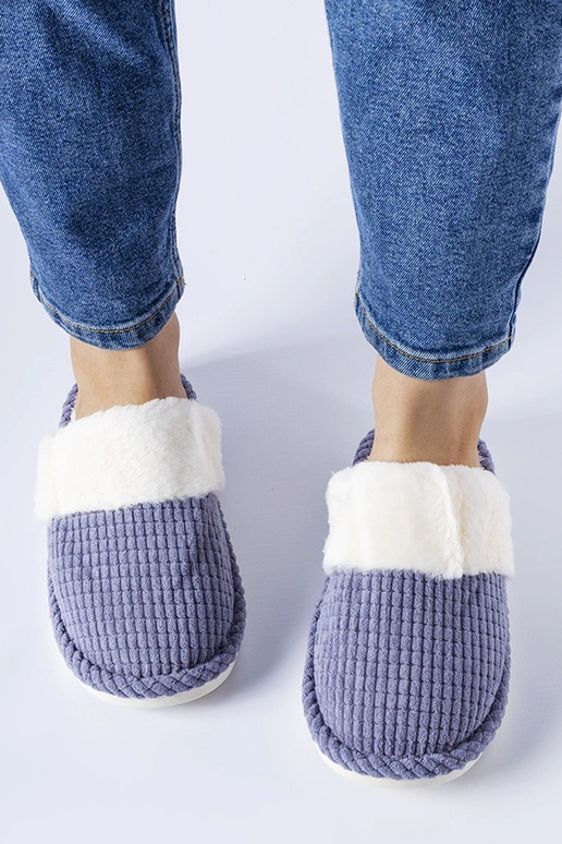 Black slippers with fur insulated Valle