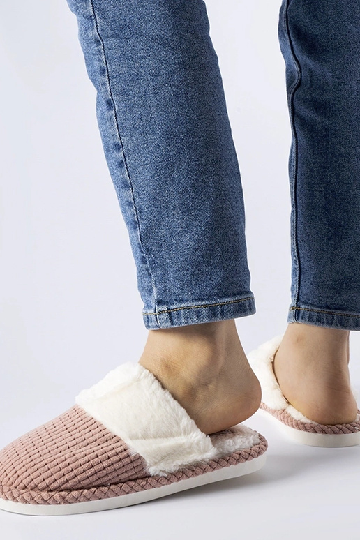 Black slippers with fur insulated Valle