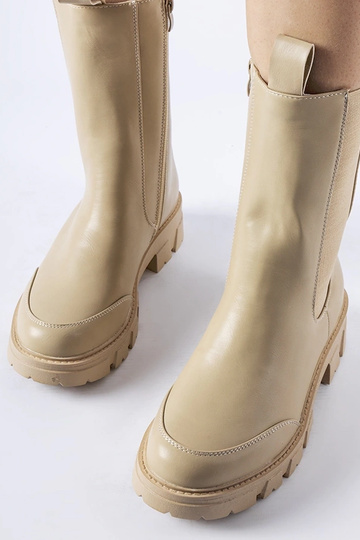 Beige boots Huff 2
