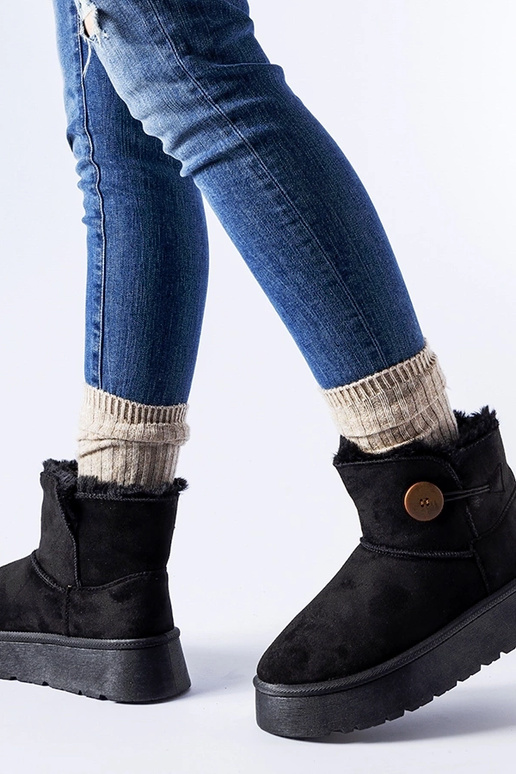 Czarne ocieplane śniegowce z guzikiem...