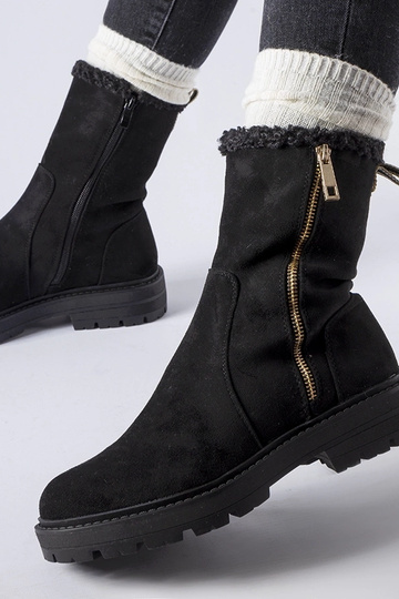 Czarne ocieplane botki z...