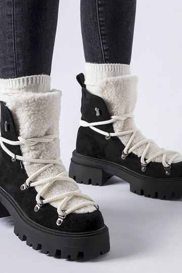 Beige boots Huff