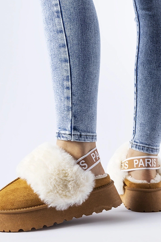 Black slippers with fur insulated Valle