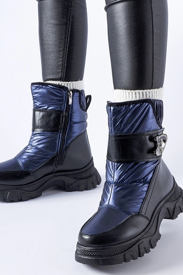 Granatowe sniegowce na... 2