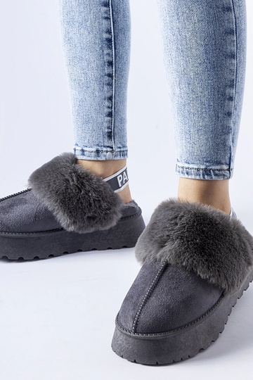 Black slippers with fur insulated Valle 2
