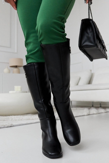 Czarne kozaki z ozdobna... 2