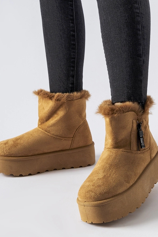 Brązowe śniegowce na platformie Points