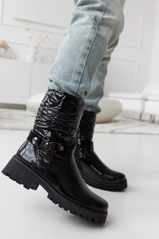 Czarne lakierowane buty z ozdobnym... Czarne lakierowane buty z ozdobnym...