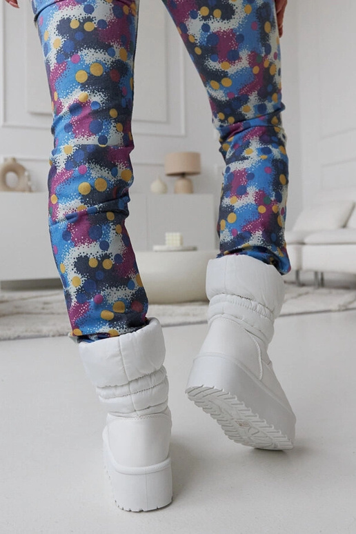 Białe ocieplane śniegowce na...