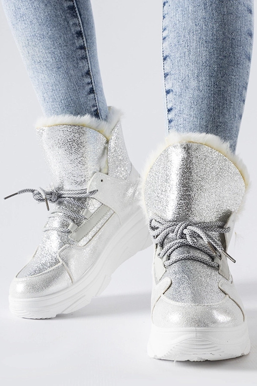 Biało-srebrne ocieplane śniegowce... Biało-srebrne ocieplane śniegowce...