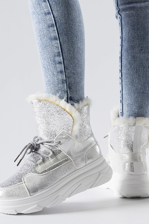 Biało-srebrne ocieplane śniegowce... Biało-srebrne ocieplane śniegowce...