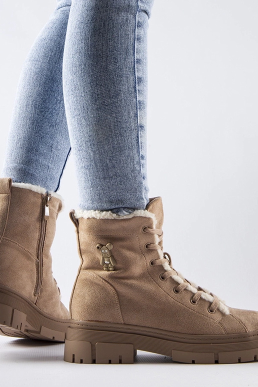 Beżowe botki ocieplane z eko-zamszu... Beżowe botki ocieplane z eko-zamszu...