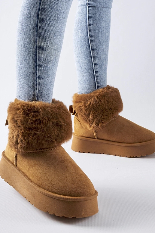 Brązowe śniegowce zdobione futerkiem...