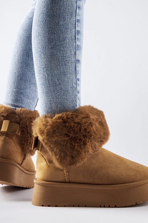 Brązowe śniegowce zdobione futerkiem...