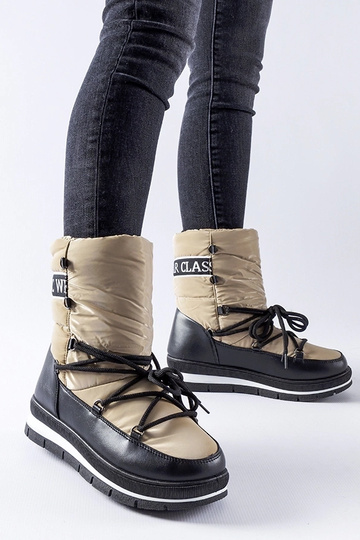 Ciemnobeżowe śniegowce na...