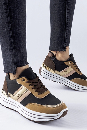 Brązowe sneakersy na...