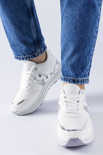 Białe sneakersy na... 2