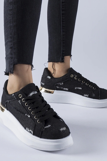 Czarne sneakersy na...