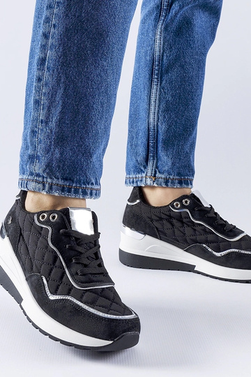 Czarne sneakersy na koturnie Pisignano