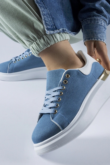 Granatowe sneakersy na platformie Scuderlando