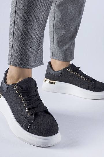 Czarne sneakersy na platformie Scuderlando