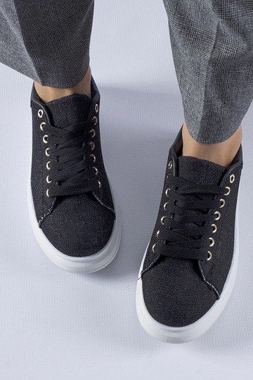 Czarne sneakersy na... 2