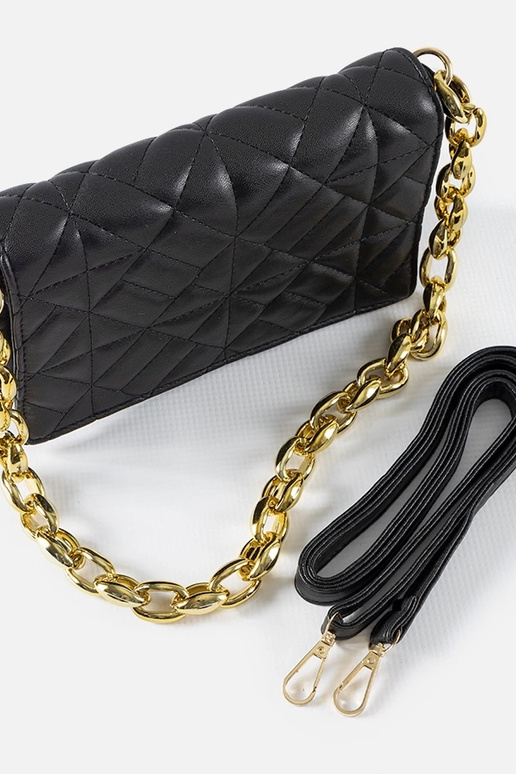 Czarna pikowana torebka na ramię Bergama Czarna pikowana torebka na ramię Bergama