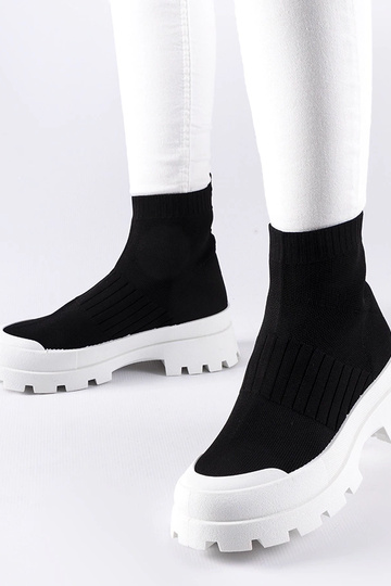 Czarne sneakersy z elastyczną cholewką Varden