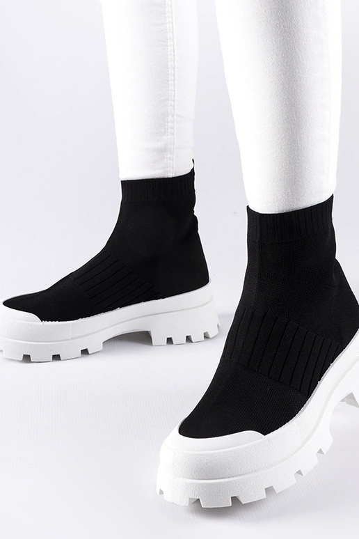 Czarne sneakersy z elastyczną...