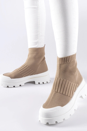Brązowe sneakersy z elastyczną cholewką Varden 2