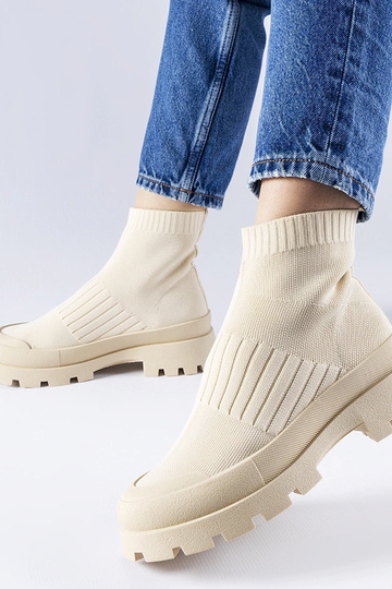 Beżowe sneakersy z elastyczną cholewką Varden 2