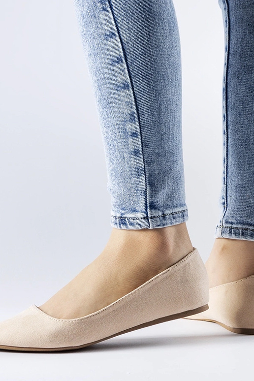 Beżowe balerinki ze szpiczastym...