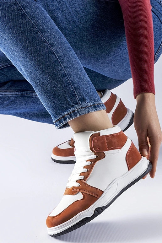 Biało-brązowe sneakersy za kostkę...