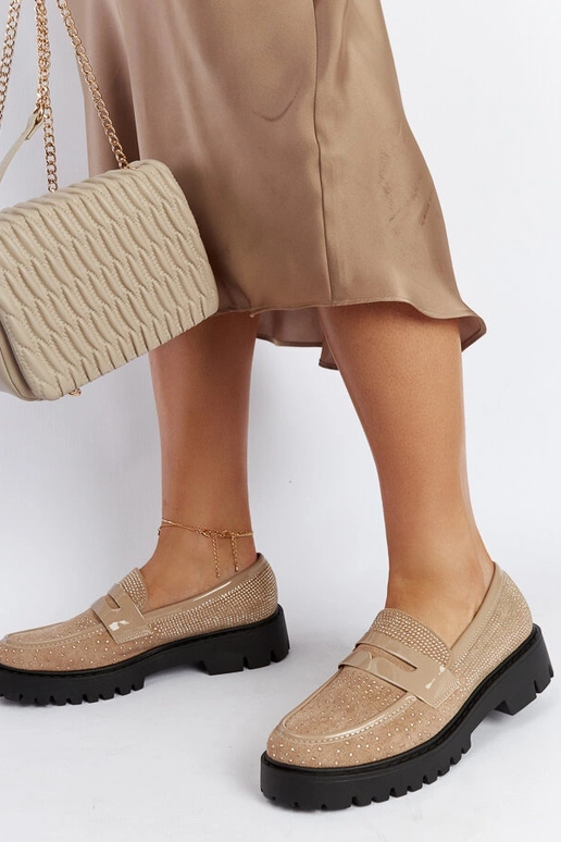 Beżowe mokasyny zdobione cyrkoniami... Beżowe mokasyny zdobione cyrkoniami...