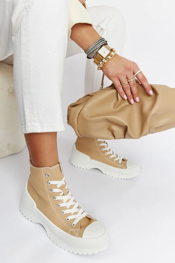 Black trainers Beat 2